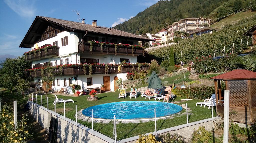 Zimmervermietung Groeberhof Schenna Luaran gambar